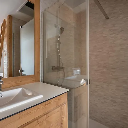 Renove Au Coeur De Avec Parking, Wi-fi Et Balcon - Fr-1-569-97 Apartment Megeve