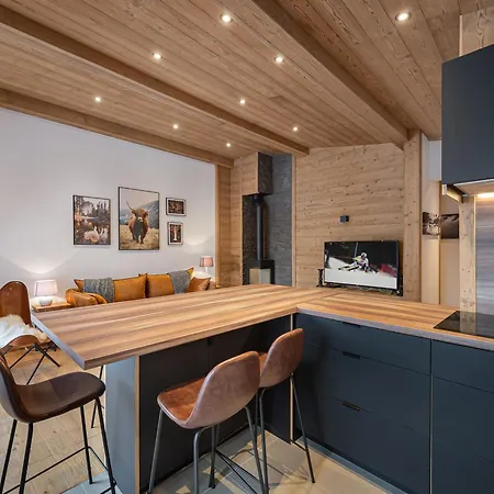 Renove Au Coeur De Avec Parking, Wi-fi Et Balcon - Fr-1-569-97 Apartment